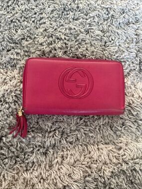 Gucci Pink Leather Zip Wallet with Tassel